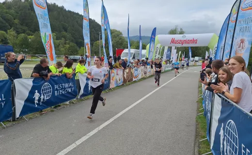 Bieg na 1 km cieszył się wielkim zainteresowaniem na Festiwalu Biegowym w Piwnicznej - 52